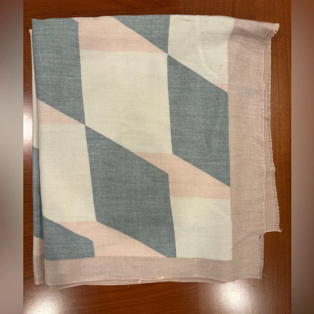 Geometric Pattern Thin Knit Scarf in Pink, Cream, & Blue